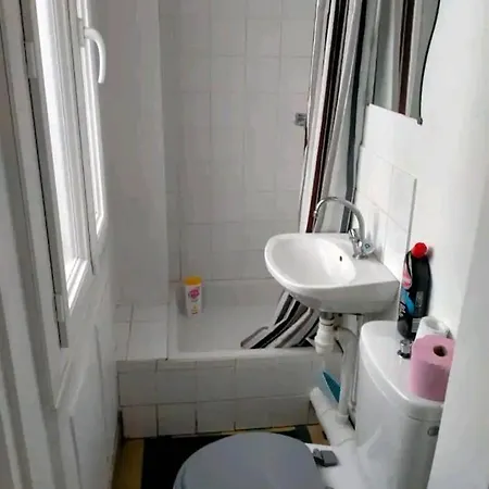 16m2 A 15 Minute A Pied De La Gare De Apartamento *